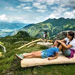 Hotel Kuenstleralm 3*