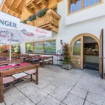 Kuenstleralm Hotel