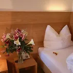 Hotel Kuenstleralm 3*