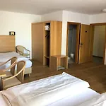 Kuenstleralm Hotel 3*