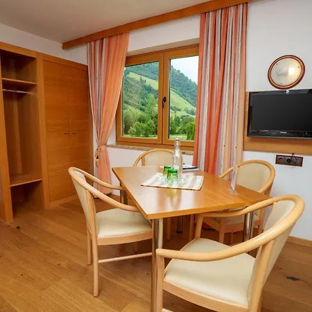 Hotel Kuenstleralm