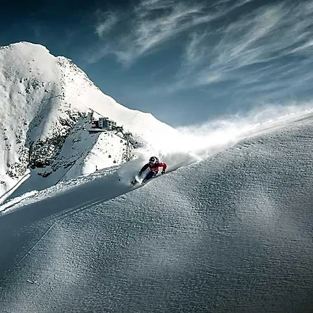 Kuenstleralm Hotel 3*