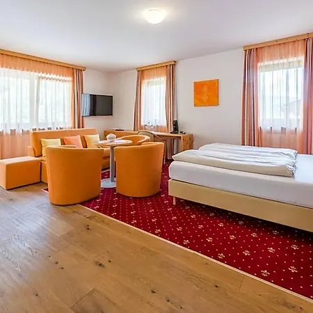 Kuenstleralm Hotel