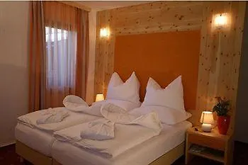 Kuenstleralm Hotell 3*