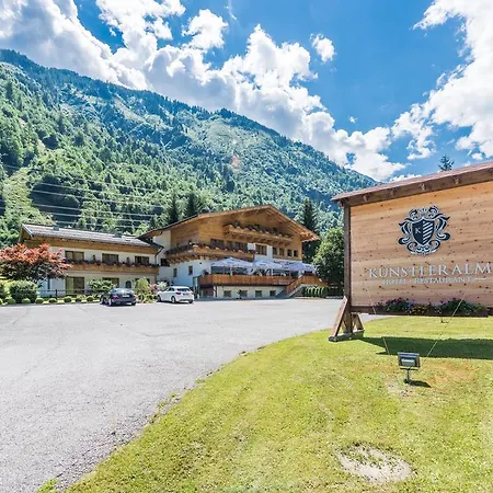 Hotel Kuenstleralm