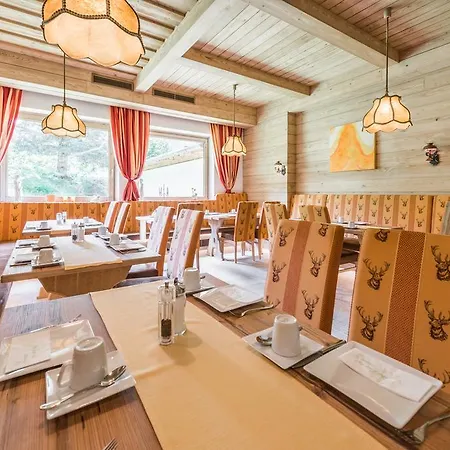 Hotel Kunstleralm 3*