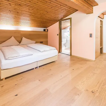 Hotel Kuenstleralm