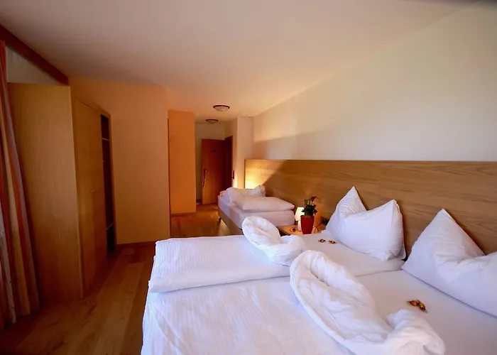 Hotel Kuenstleralm 3*